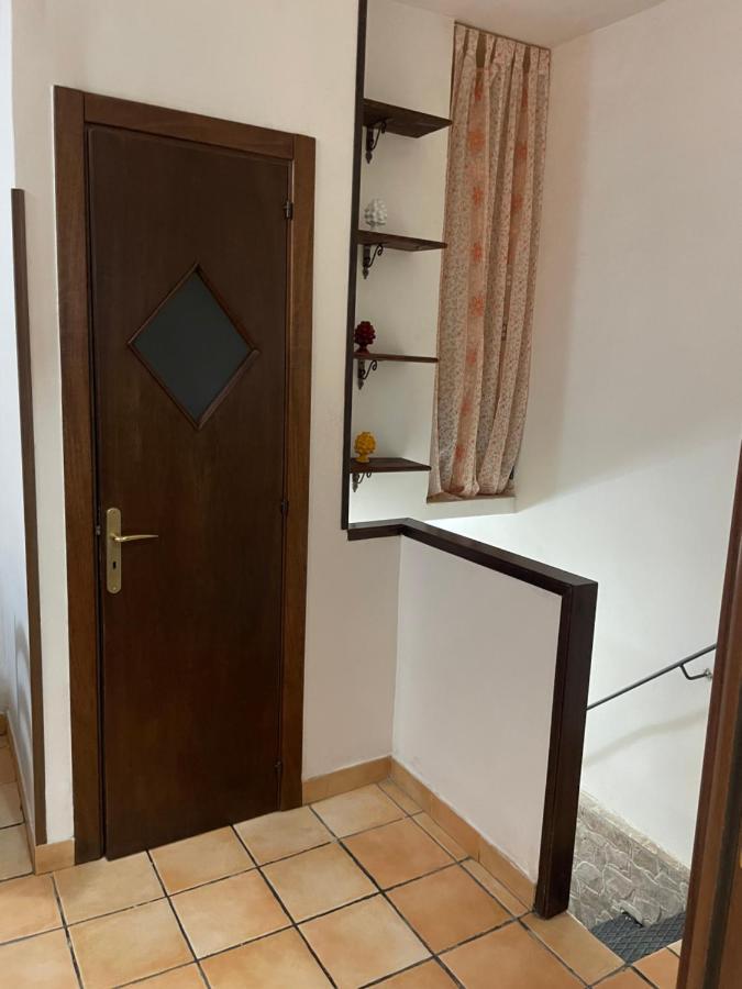 Le Suite Di Ginevra Naples Exterior photo